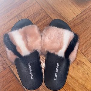 Steve Madden slides